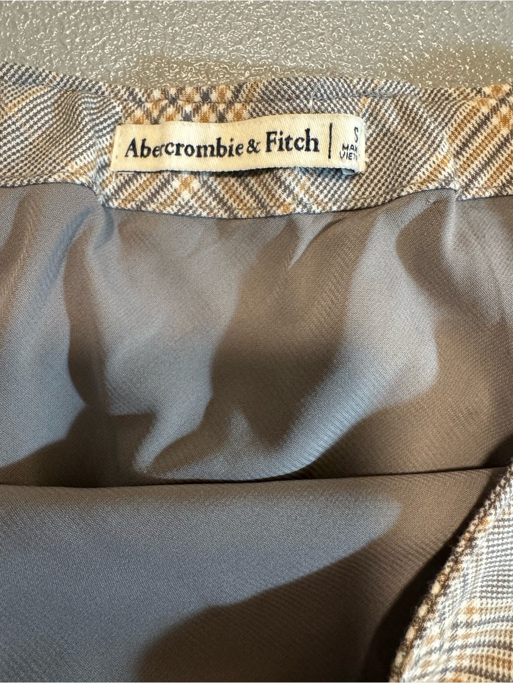 Abercrombie & Fitch Gray Tan Plaid Mini Skirt Size Small - Picture 4 of 11